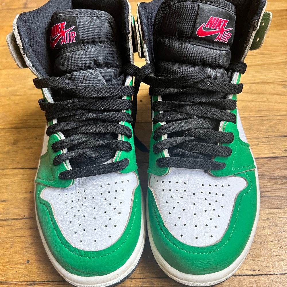 Wmns Air Jordan 1 Retro High OG 'Lucky Green'